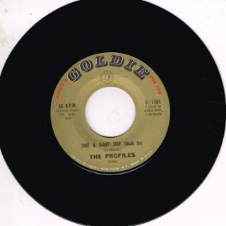 PROFILES - Take a giant step (walk on)/the watusi wobble 7 PROFILES - Take a giant step (walk on)/the watusi wobble 7