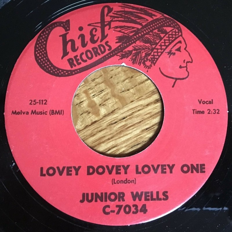 JUNIOR WELLS - Lovey dovey lovey one 7
