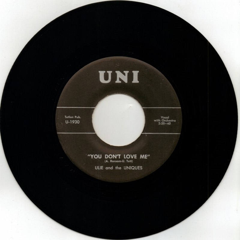 ULIE & THE UNIQUES - You don't love me/after school 7